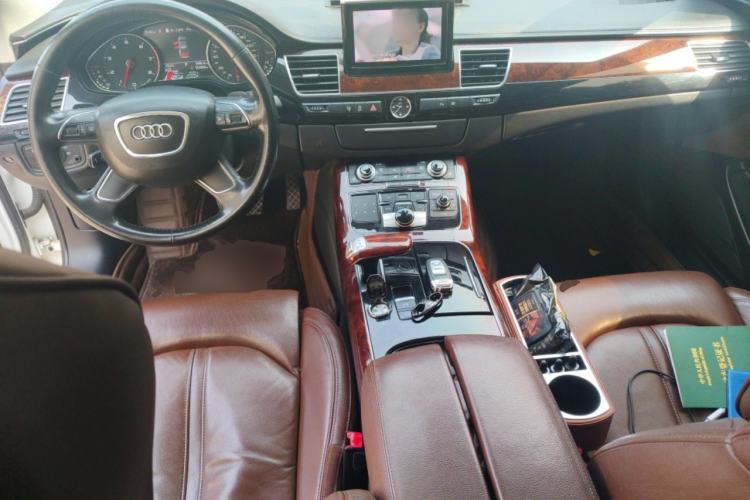 Used Audi A8 2011 A8L 3.0 TFSI quattro Comfort model (213kW) Center Console