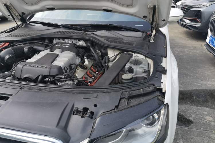 Used Audi A8 2011 A8L 3.0 TFSI quattro Comfort model (213kW) Engine Bay Left