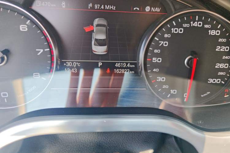 Used Audi A8 2011 A8L 3.0 TFSI quattro Luxury Edition (213kW) Odometer Close Up