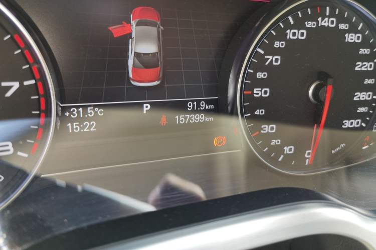 Used Audi A8 2011 A8L 3.0 TFSI quattro Comfort model (213kW) Odometer Close Up