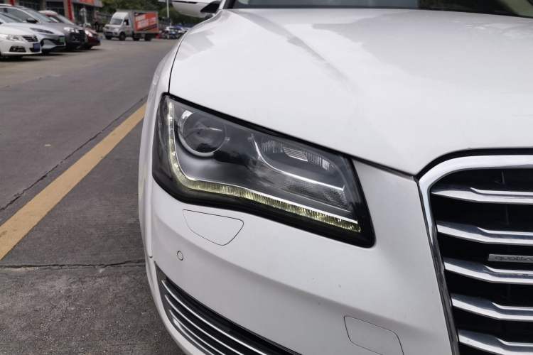 Used Audi A8 2011 A8L 3.0 TFSI quattro Comfort model (213kW) Right Front Headlight