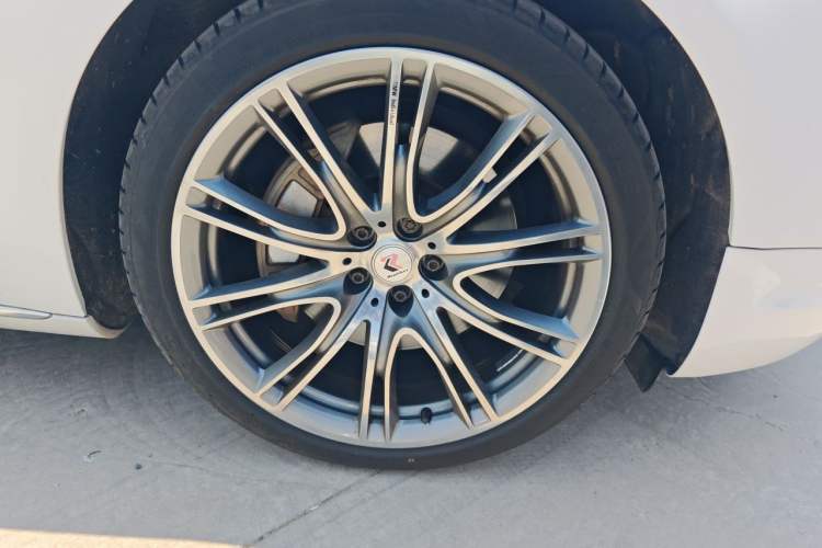 Used Audi A8 2011 A8L 3.0 TFSI quattro Luxury Edition (213kW) Right Front Wheel Hub