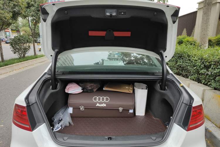 Used Audi A8 2011 A8L 3.0 TFSI quattro Comfort model (213kW) Trunk