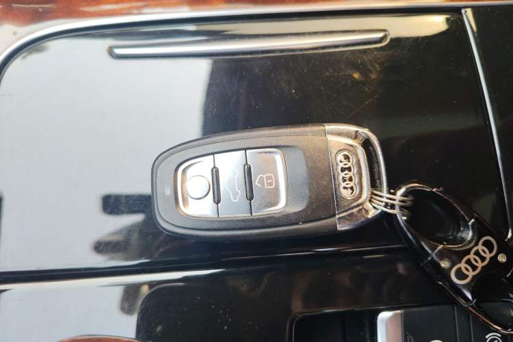 Used Audi A8 2011 A8L 3.0 TFSI quattro Comfort model (213kW) Vehicle Key