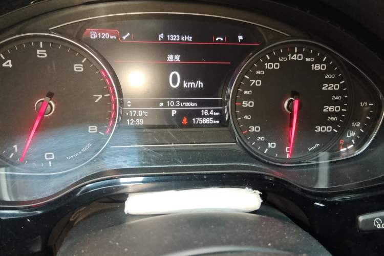 Used Audi A8 2011 A8L 3.0 TFSI quattro Comfort model (213kW) Odometer Close Up