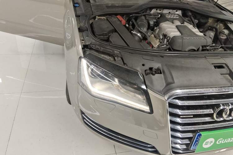 Used Audi A8 2011 A8L 3.0 TFSI quattro Comfort model (213kW) Right Front Headlight