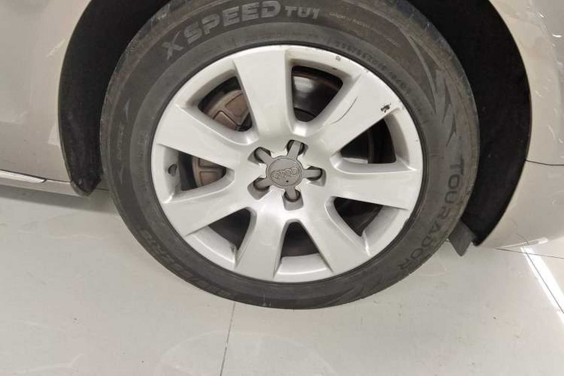 Used Audi A8 2011 A8L 3.0 TFSI quattro Comfort model (213kW) Right Front Wheel Hub