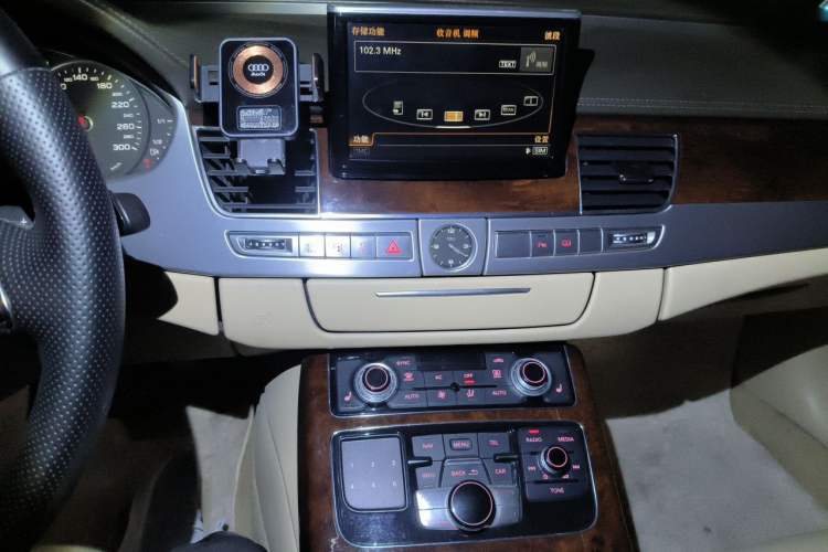 Used Audi A8 2012 A8L 45 TFSI quattro Comfort model Audio And AC Panel