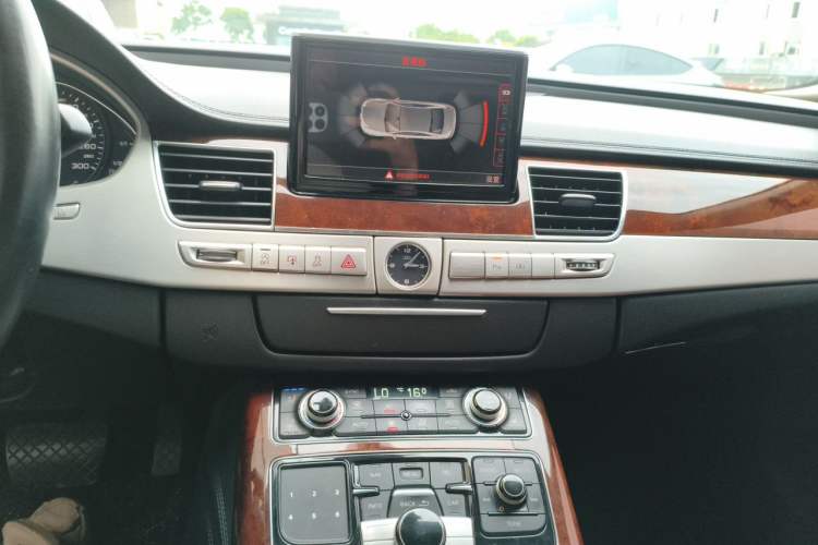 Used Audi A8 2012 A8L 50 TFSI quattro Comfort model Audio And AC Panel