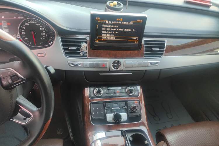 Used Audi A8 2012 A8L 50 TFSI quattro Comfort model Audio And AC Panel