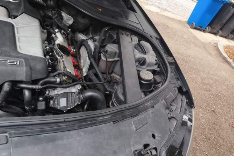Used Audi A8 2012 A8L 45 TFSI quattro Comfort model Engine Bay Left