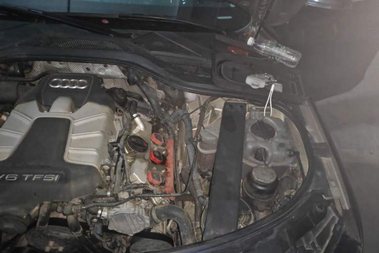 Used Audi A8 2012 A8L 45 TFSI quattro Comfort model Engine Bay Left