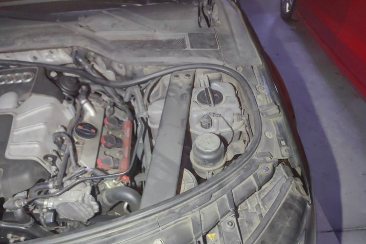 Used Audi A8 2012 A8L 50 TFSI quattro Comfort model Engine Bay Left