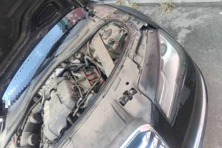 Used Audi A8 2012 A8L 50 TFSI quattro Comfort model Engine Bay Left