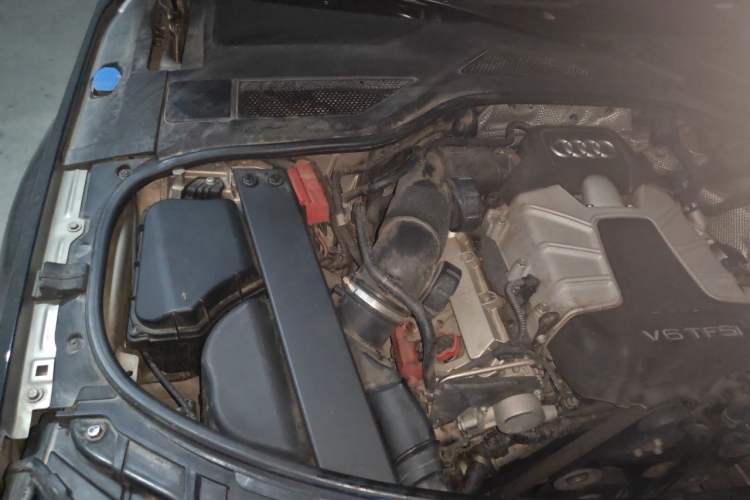 Used Audi A8 2012 A8L 45 TFSI quattro Comfort model Engine Bay Right