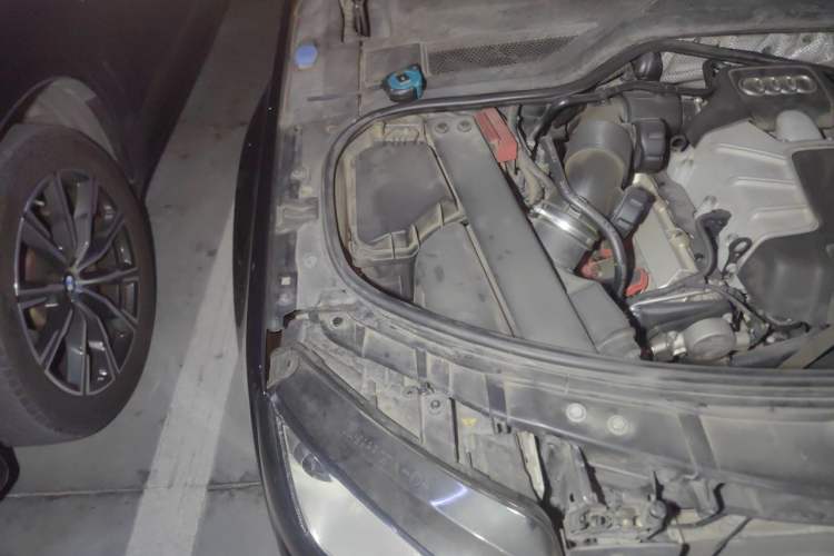 Used Audi A8 2012 A8L 50 TFSI quattro Comfort model Engine Bay Right