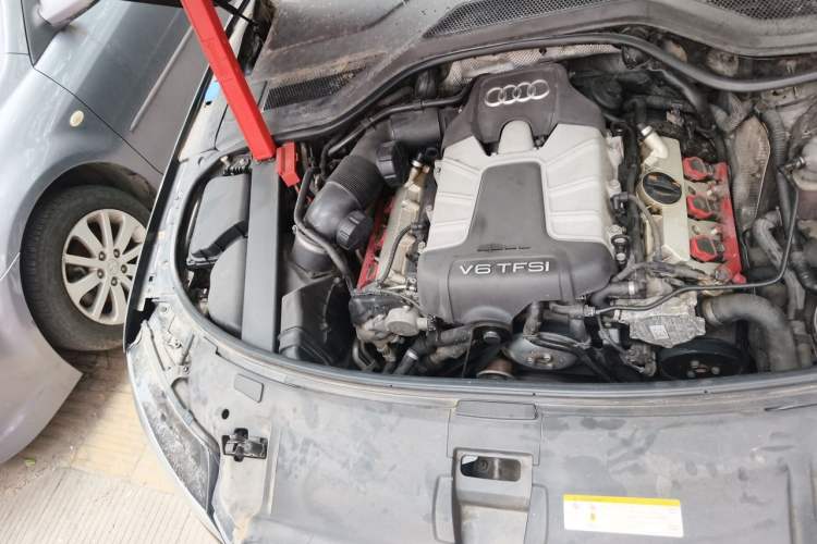 Used Audi A8 2012 A8L 50 TFSI quattro Prestige Edition Engine Bay Right