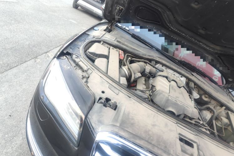 Used Audi A8 2012 A8L 50 TFSI quattro Comfort model Engine Bay Right