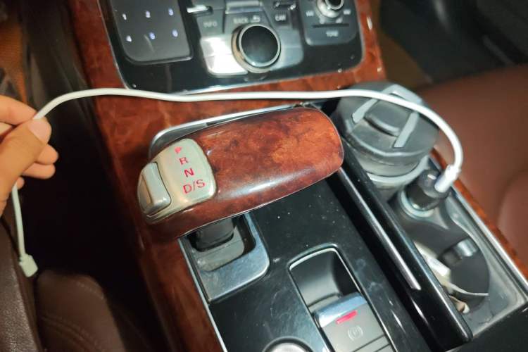Used Audi A8 2012 A8L 45 TFSI quattro Comfort model Gear Lever
