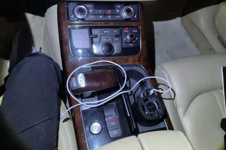 Used Audi A8 2012 A8L 45 TFSI quattro Comfort model Gear Lever