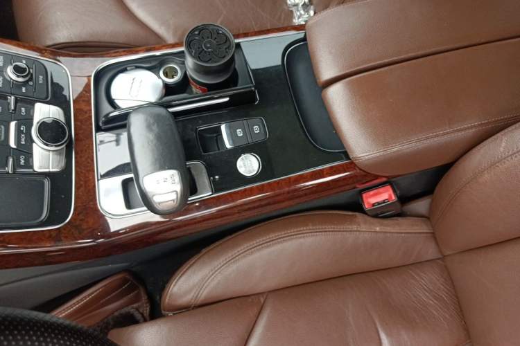 Used Audi A8 2012 A8L 45 TFSI quattro Comfort model Gear Lever