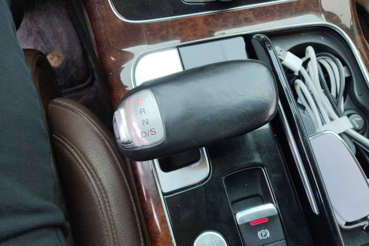 Used Audi A8 2012 A8L 45 TFSI quattro Comfort model Gear Lever