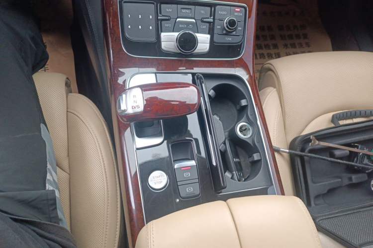 Used Audi A8  Gear Lever