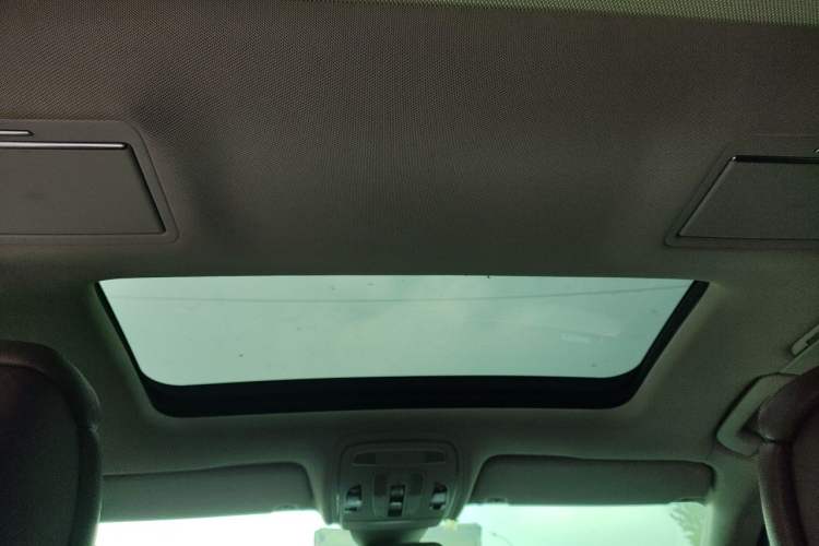 Used Audi A8 2012 A8L 45 TFSI quattro Comfort model Headliner
