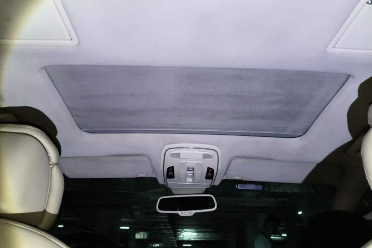 Used Audi A8 2012 A8L 45 TFSI quattro Comfort model Headliner