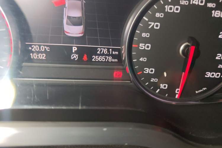 Used Audi A8 2012 A8L 45 TFSI quattro Comfort model Odometer Close Up