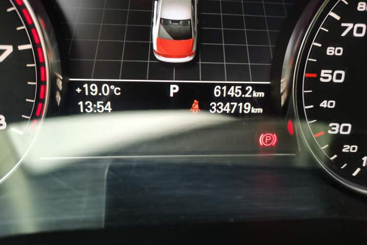 Used Audi A8 2012 A8L 45 TFSI quattro Luxury Model Odometer Close Up