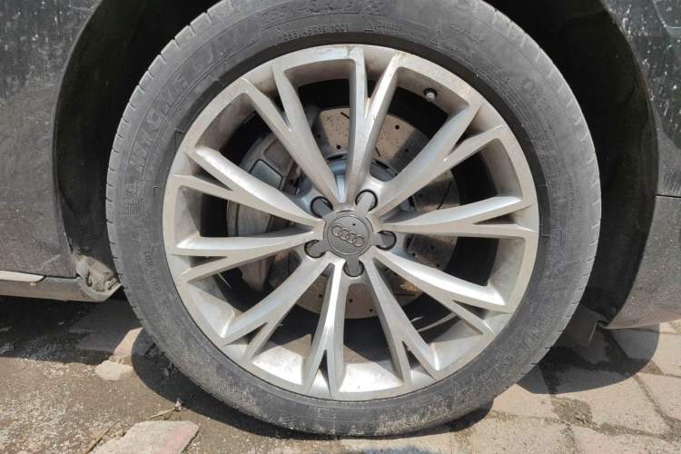 Used Audi A8 2012 A8L 50 TFSI quattro Prestige Edition Right Front Wheel Hub
