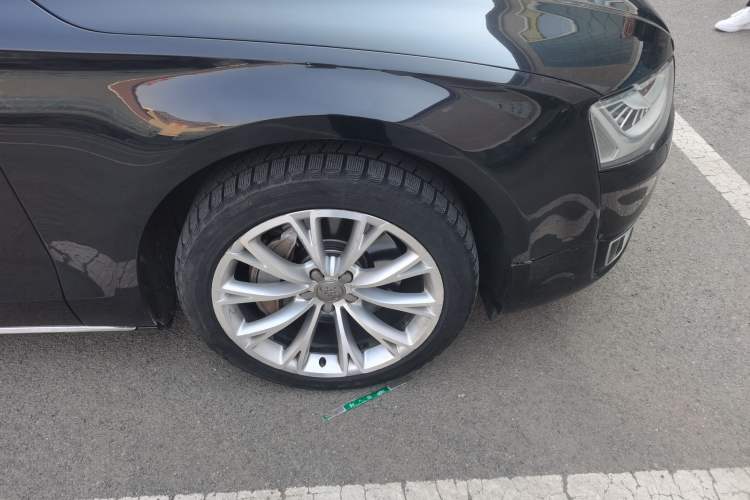 Used Audi A8 2012 A8L 45 TFSI quattro Luxury Model Right Front Wheel Hub