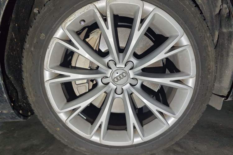 Used Audi A8 2012 A8L 50 TFSI quattro Prestige Edition Right Front Wheel Hub