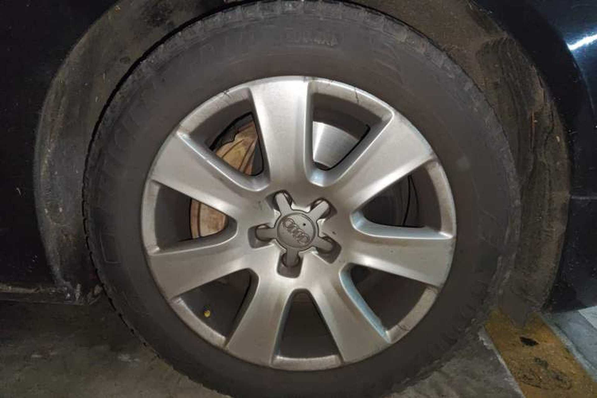 Used Audi A8 2012 A8L 45 TFSI quattro Luxury Model Right Front Wheel Hub