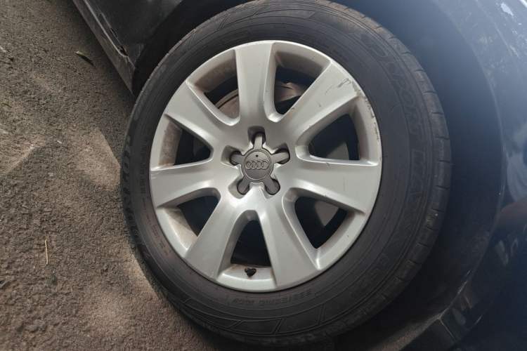 Used Audi A8 2012 A8L 50 TFSI quattro Luxury Model Right Front Wheel Hub