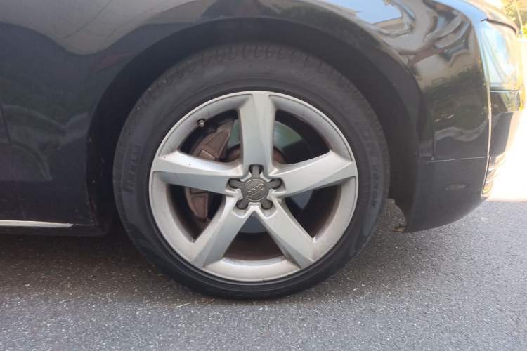 Used Audi A8 2012 A8L 45 TFSI quattro Luxury Model Right Front Wheel Hub