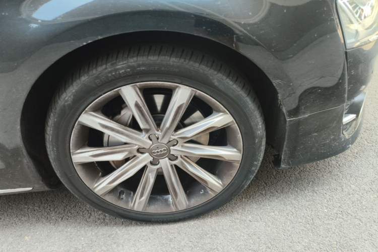 Used Audi A8 2012 A8L 45 TFSI quattro Luxury Model Right Front Wheel Hub