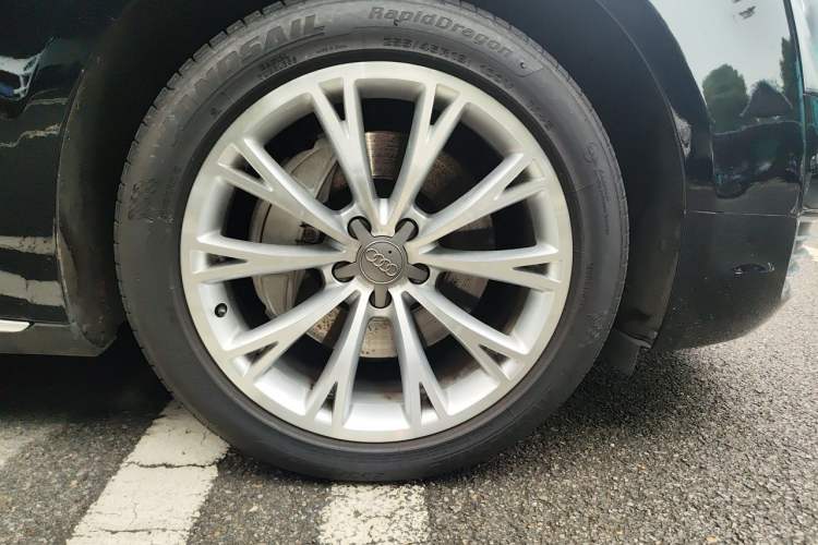 Used Audi A8 2012 A8L 50 TFSI quattro Prestige Edition Right Front Wheel Hub