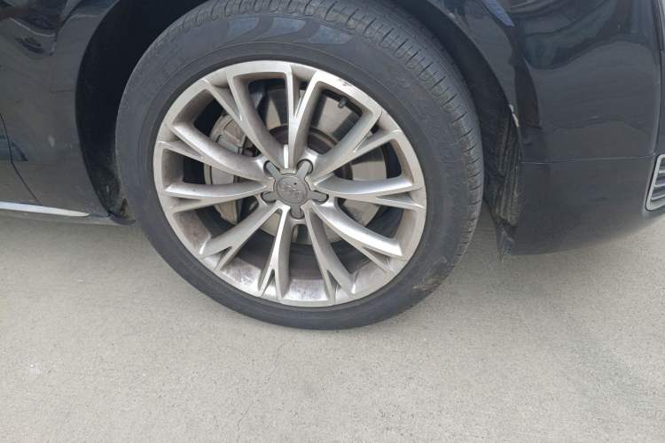 Used Audi A8 2012 A8L 50 TFSI quattro Prestige Edition Right Front Wheel Hub