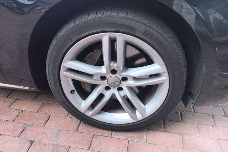 Used Audi A8 2012 A8L 45 TFSI quattro Luxury Model Right Front Wheel Hub