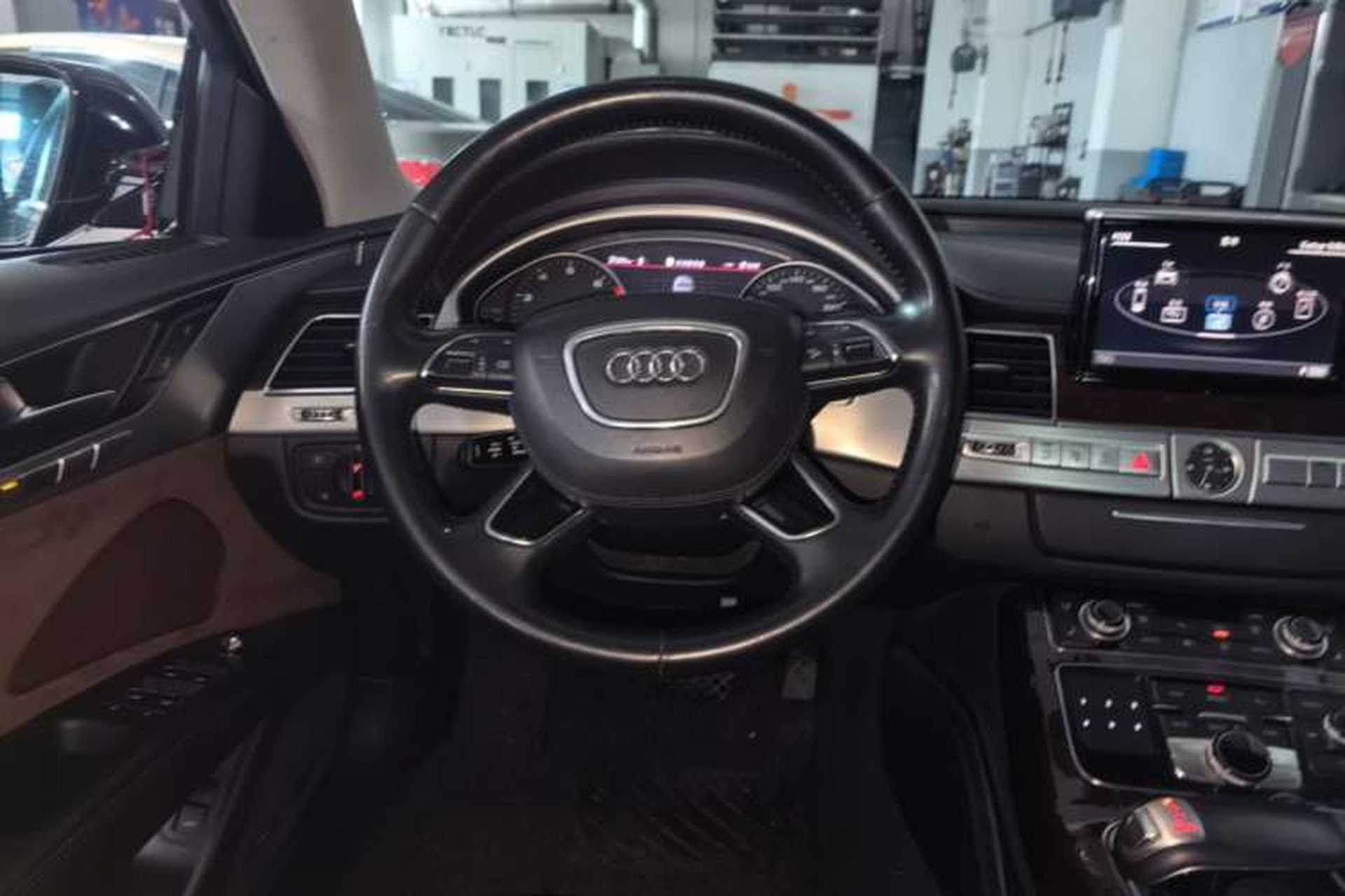 Used Audi A8 2012 A8L 45 TFSI quattro Luxury Model Steering Wheel