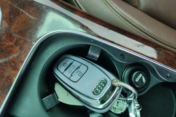 Used Audi A8 2012 A8L 45 TFSI quattro Comfort model Vehicle Key