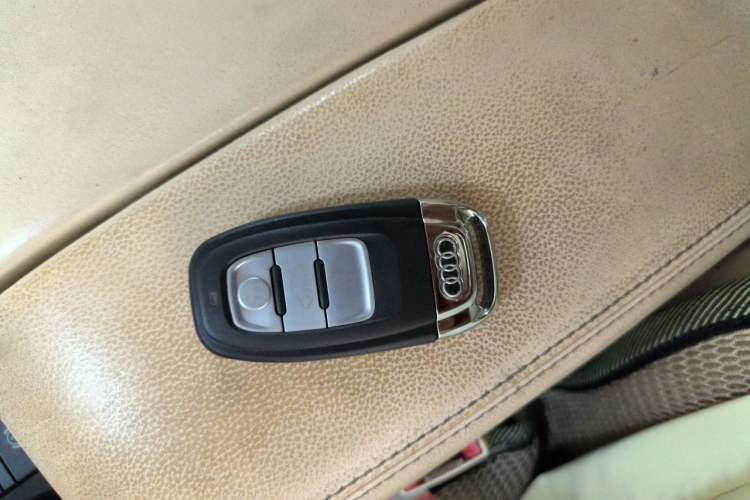 Used Audi A8 2012 A8L 45 TFSI quattro Comfort model Vehicle Key