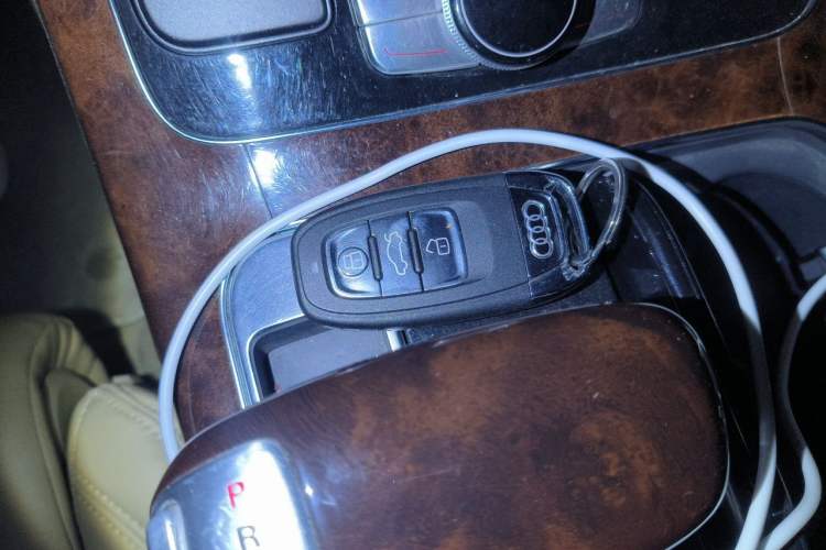 Used Audi A8 2012 A8L 45 TFSI quattro Comfort model Vehicle Key