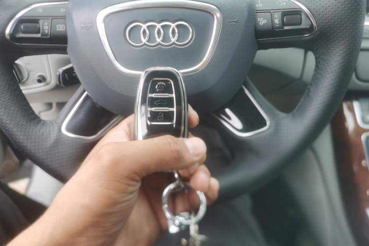 Used Audi A8 2012 A8L 45 TFSI quattro Comfort model Vehicle Key