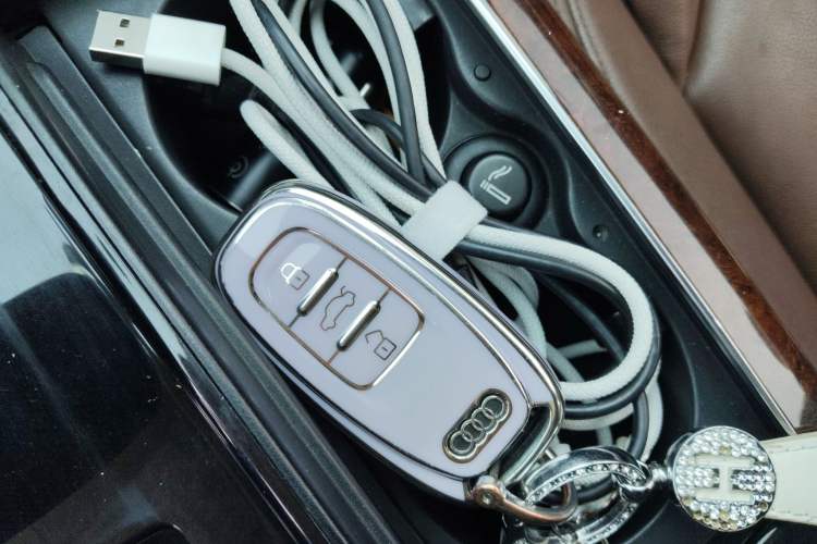 Used Audi A8 2012 A8L 45 TFSI quattro Comfort model Vehicle Key