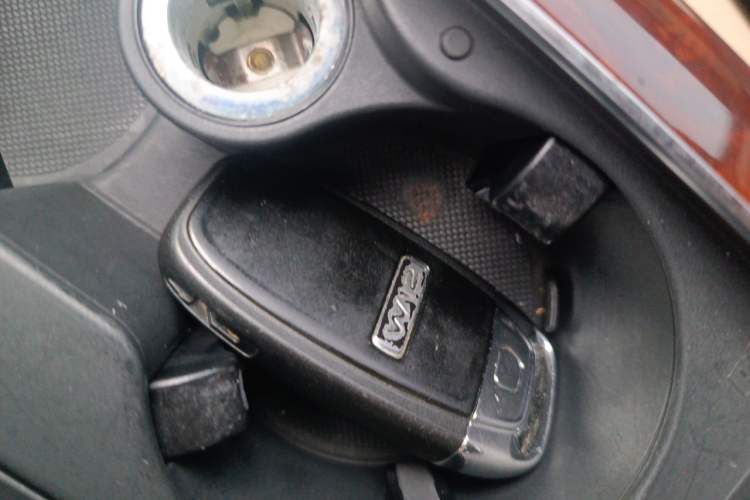 Used Audi A8  Vehicle Key