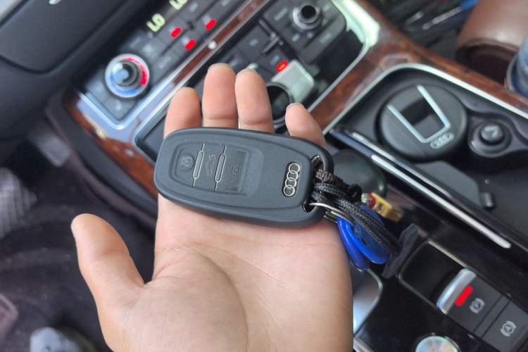 Used Audi A8 2012 A8L 45 TFSI quattro Luxury Model Vehicle Key