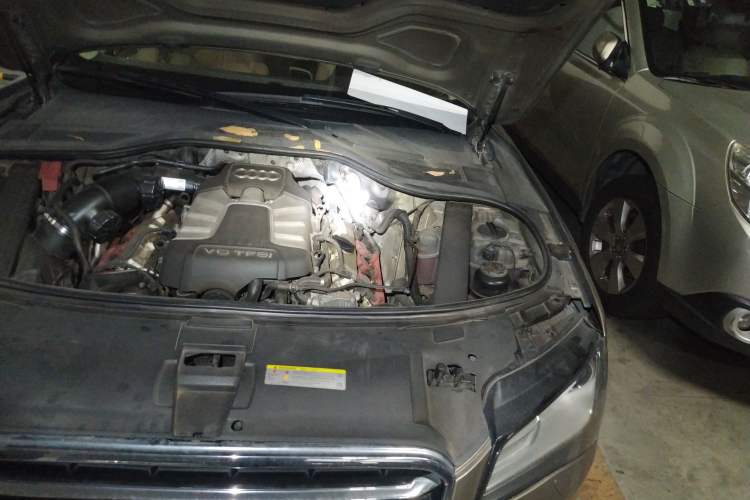 Used Audi A8 2012 A8L 45 TFSI quattro Comfort model Engine Bay Left